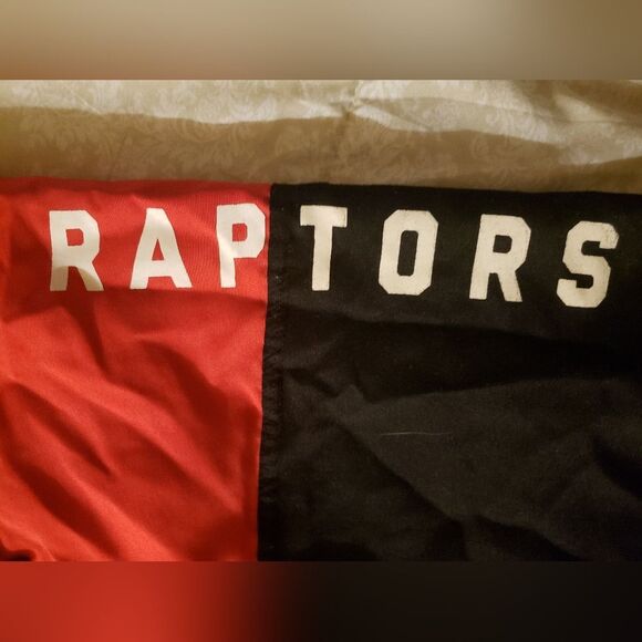 Mens Toronto Raptors Short - Picture 2 of 6